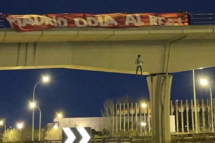 Fans von 'Atletico' erhielten zwischen 14 und 22 Monaten Gefängnis wegen einer hängenden Puppe von Vinícius