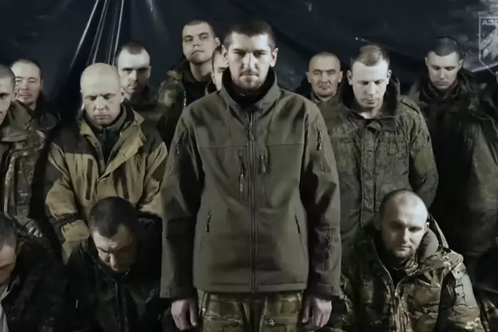 Azow wziął do niewoli 20 okupantów na kierunku Toreckim (wideo)