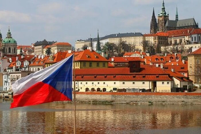 How Czech Attitudes Towards Ukraine and Russia Have Changed: Survey Data