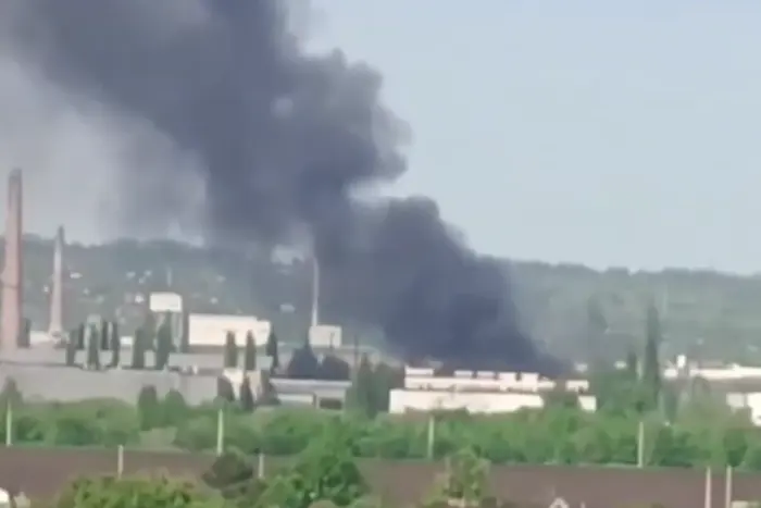 In Baschkortostan gab es eine Explosion in einer Fabrik: erhebliche Zerstörungen und Verletzte