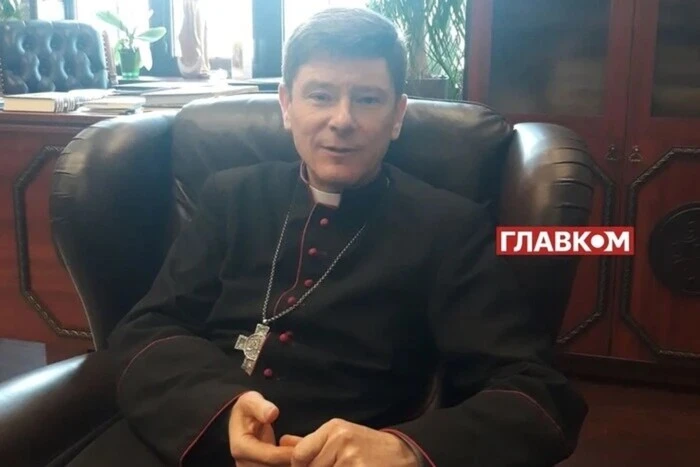 Україна страждає через війну