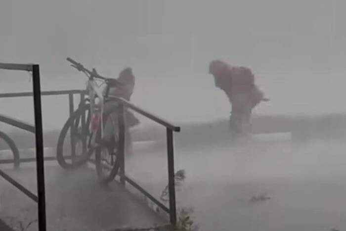 Burze, trąby powietrzne i grad: Na terenach Ternopola przeszła nawałnica (wideo)
