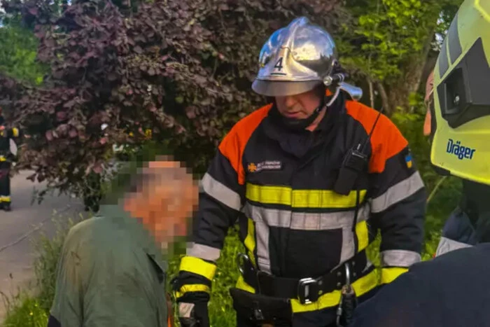 75-year-old man from Vinnytsia miraculously survived after falling into a well