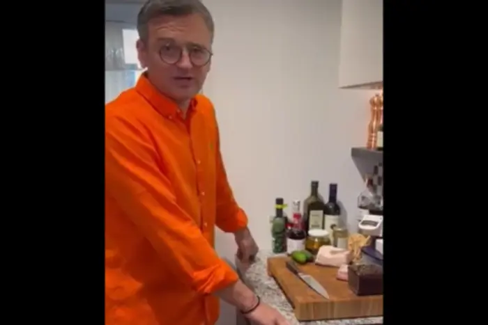Minister spraw zagranicznych Kuleba pokazał swoje „śniadanie Niepodległości” (wideo)