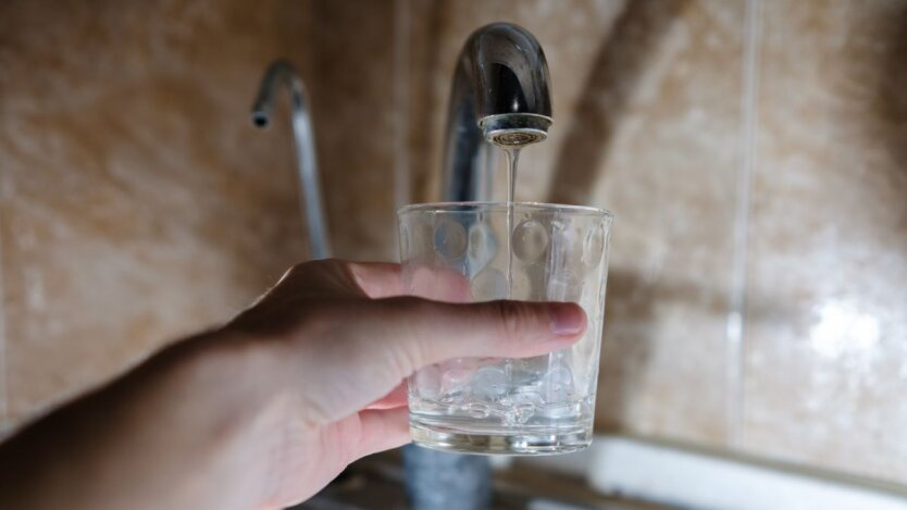 Główny lekarz sanitarny opowiedział o jakości wody w Kijowie i przygotowaniu do ewentualnego zanieczyszczenia