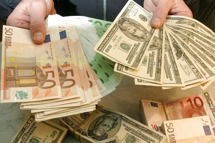 Ukraińcom podano cenę za 100 dolarów do 1 grudnia: czy kurs walut się zmieni
