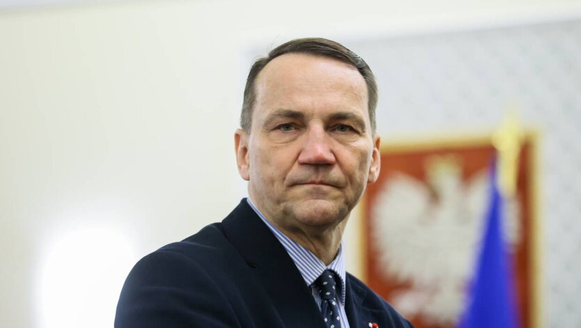 Ukraina ma prawo uderzać w lotniska, z których startują rosyjskie bombowce - Sikorski