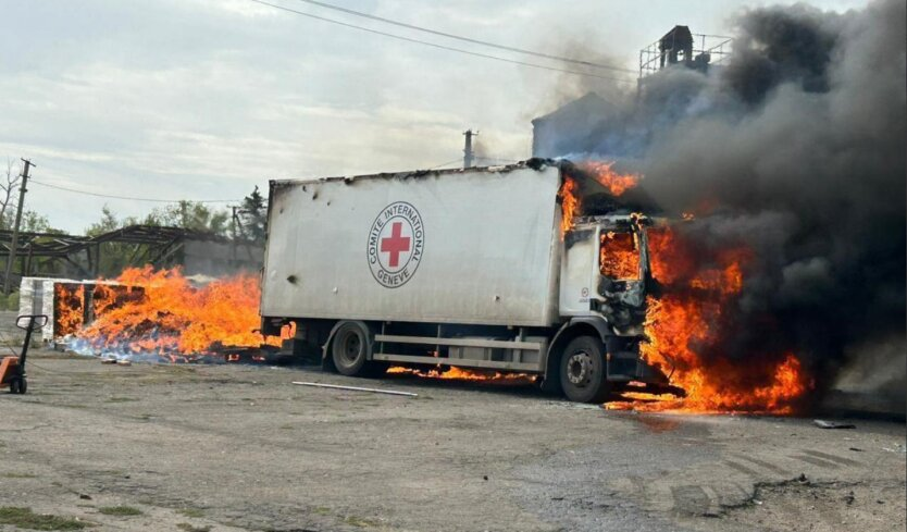 Rosja uderzyła w samochody misji humanitarnej Czerwonego Krzyża, są ofiary śmiertelne: Zelenski zareagował