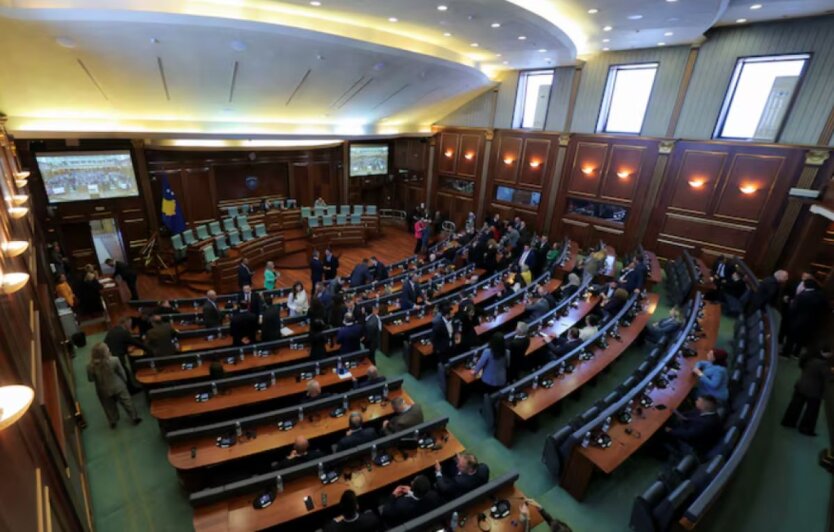 Kosowo w martwym punkcie: ekonomiczne skutki przedłużającego się kryzysu politycznego