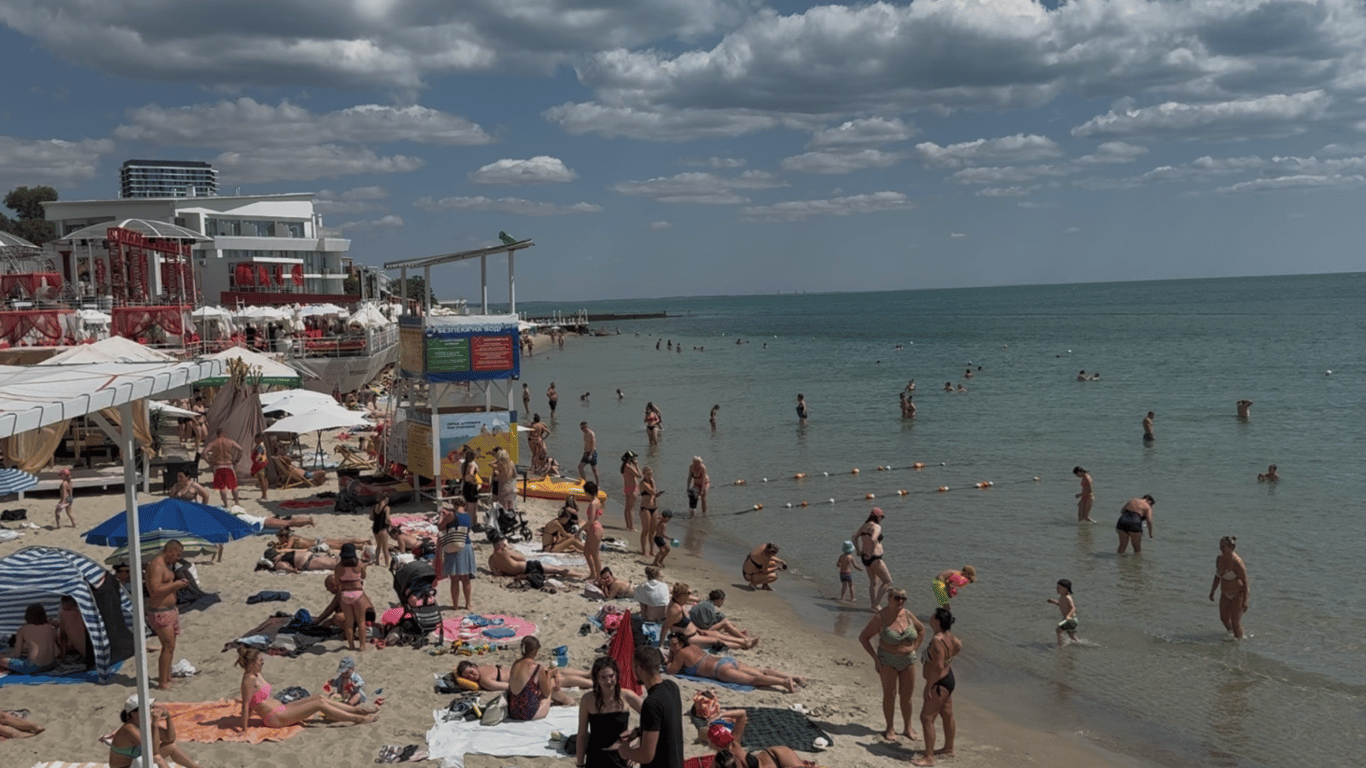 Saison am Meer in Odesa - wie sich das Wasser im Meer erwärmt hat