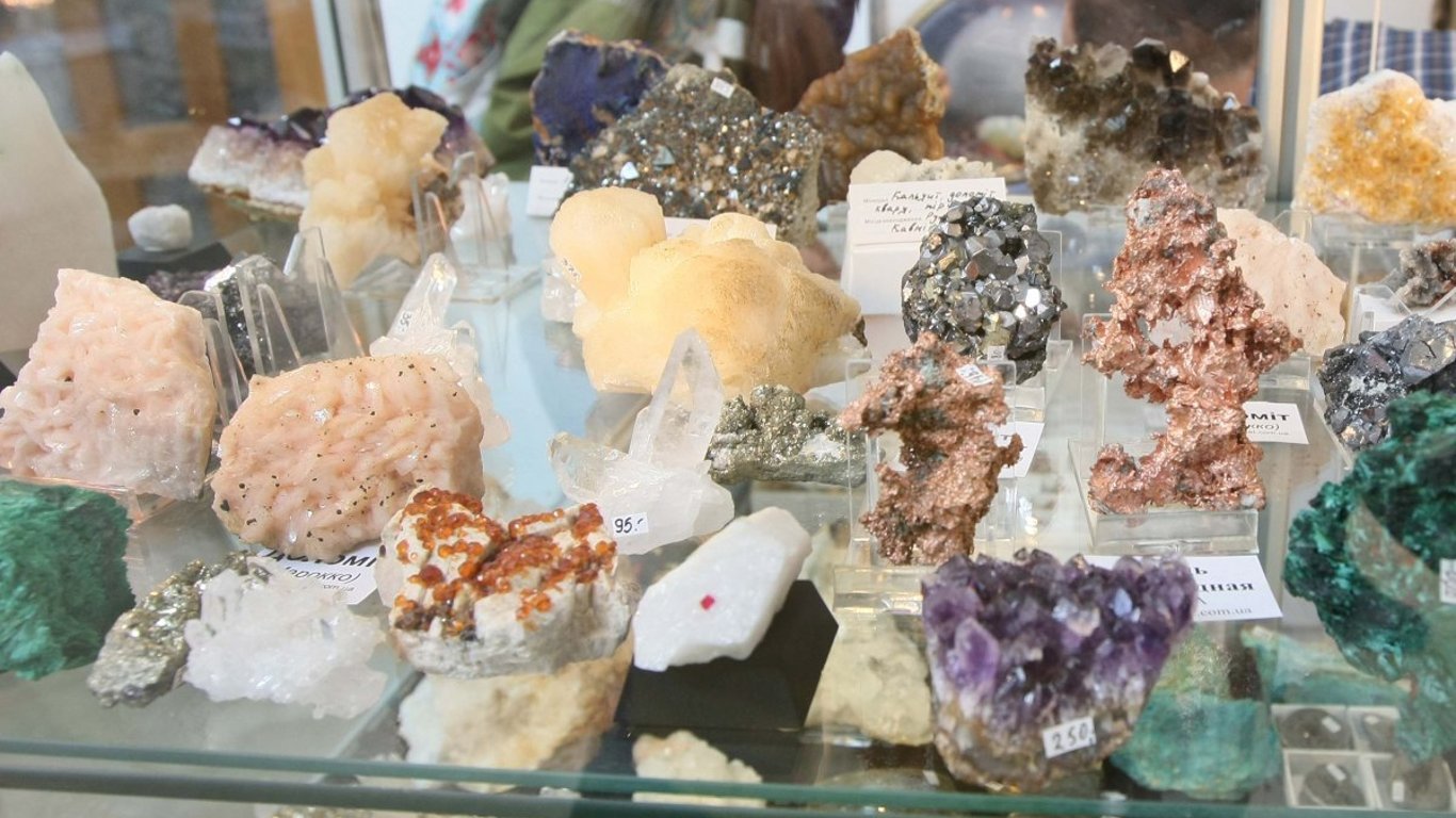 Previously Unknown - Scientists Discover Three New Minerals