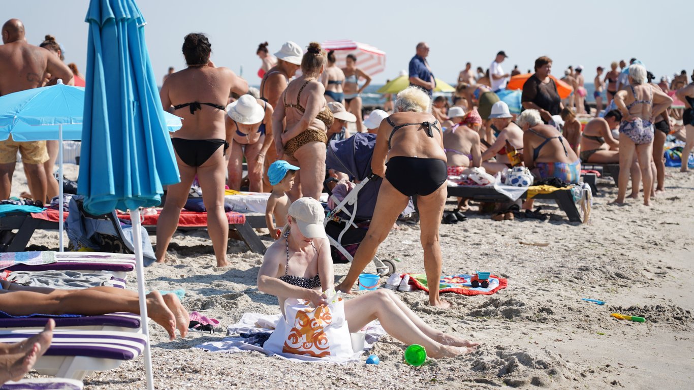There won't be enough for everyone — there are not enough shelters on the beaches of Odesa