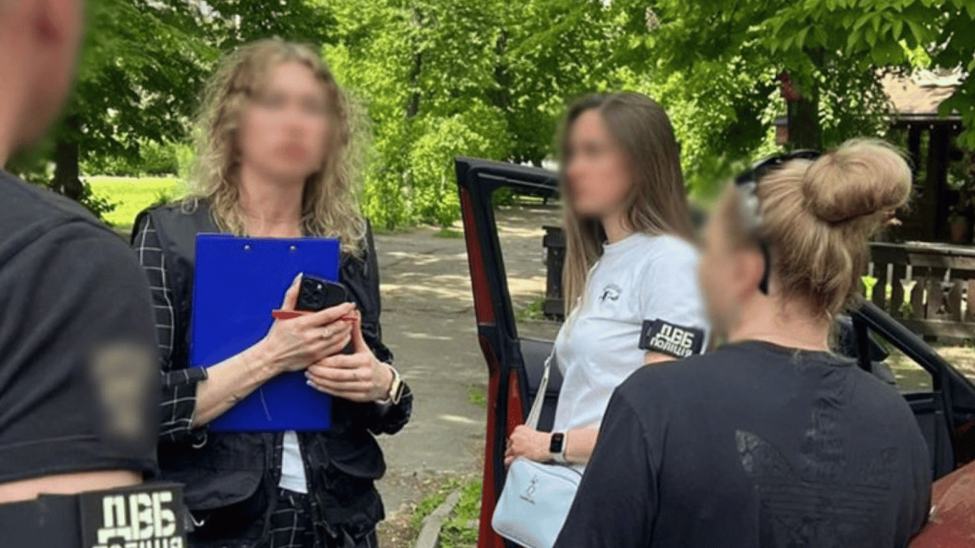 В Киеве женщина обещала за взятку решить вопрос с ТЦК — детали