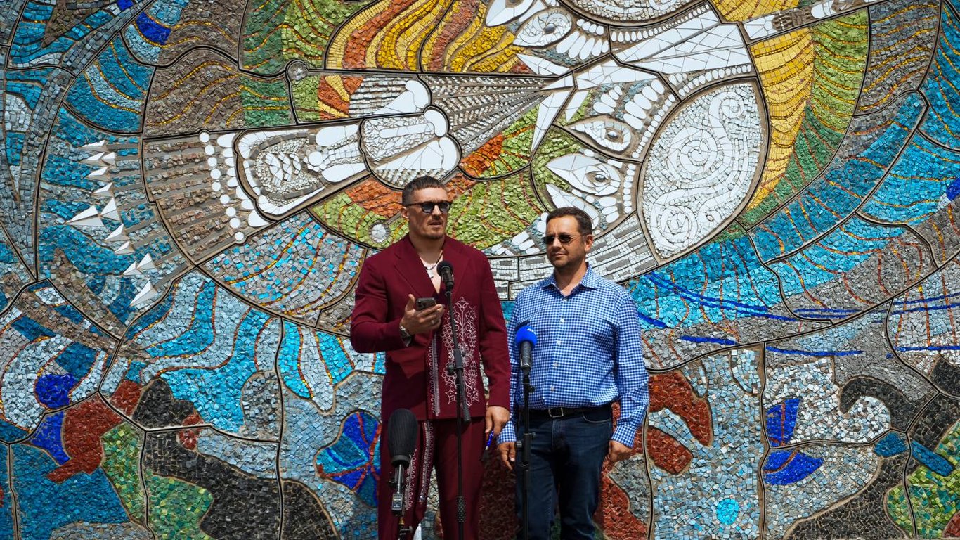 Александр Усик презентовал мозаику 'Боривитер' в Лондоне