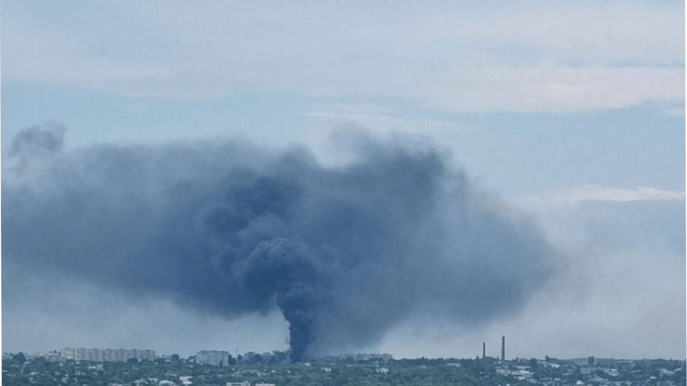 In Poltawa ertöntenExplosionen